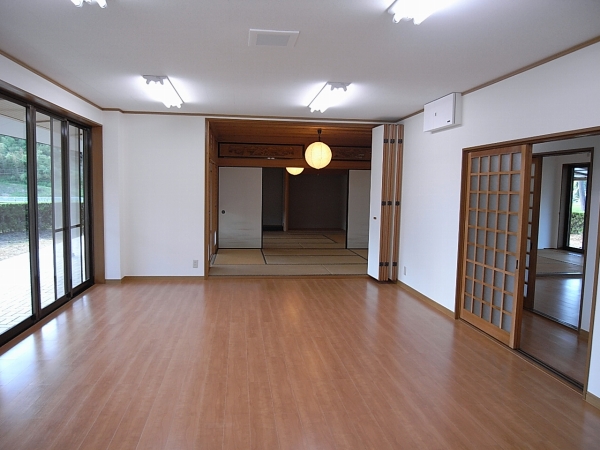 甲賀市信楽町神山 9