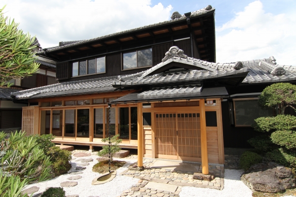 園部町小山西町 2
